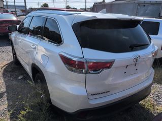 2016 Toyota Highlander XLE - Exterior Rear Left Corner Image